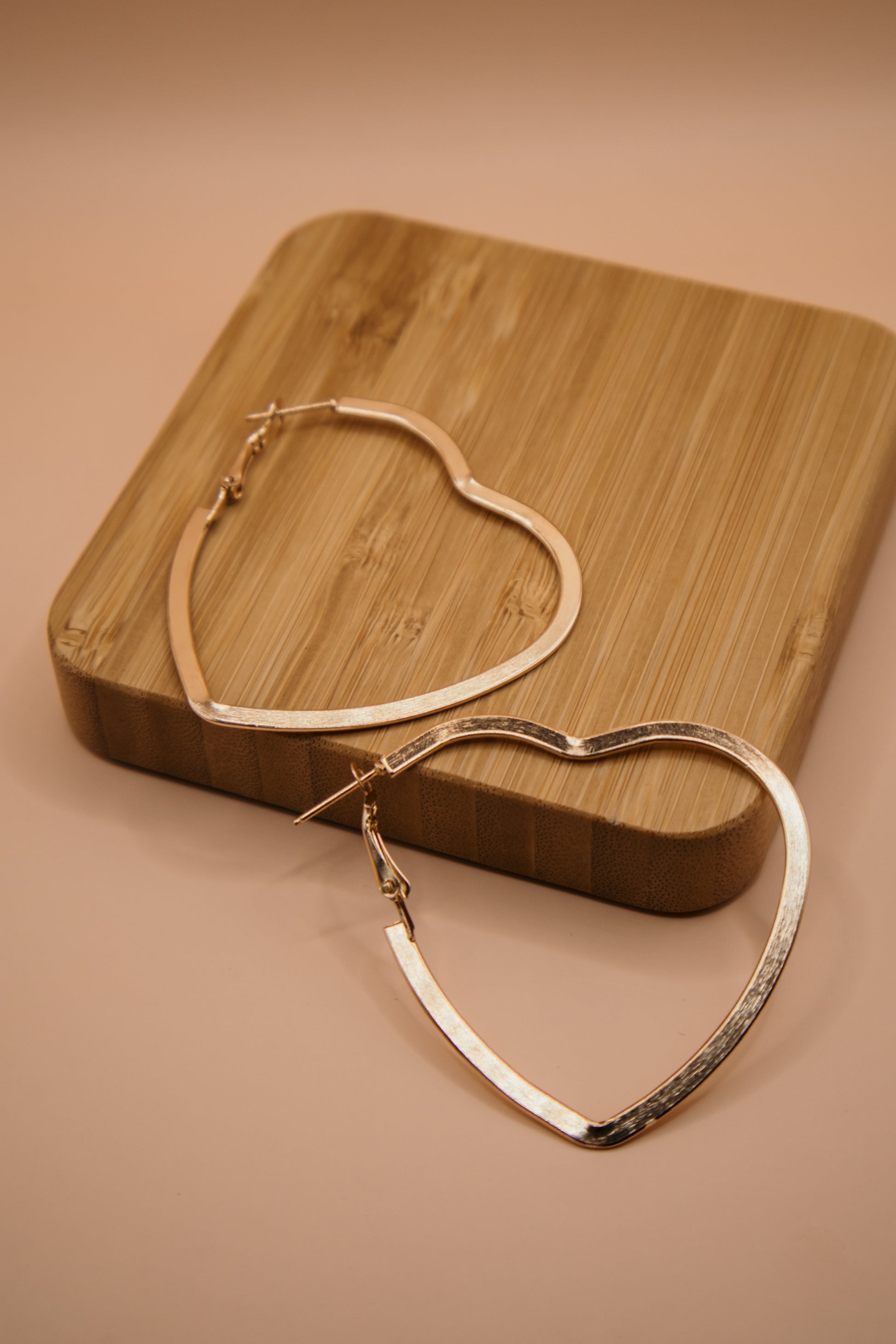 Kpop accessories - big heart hoops