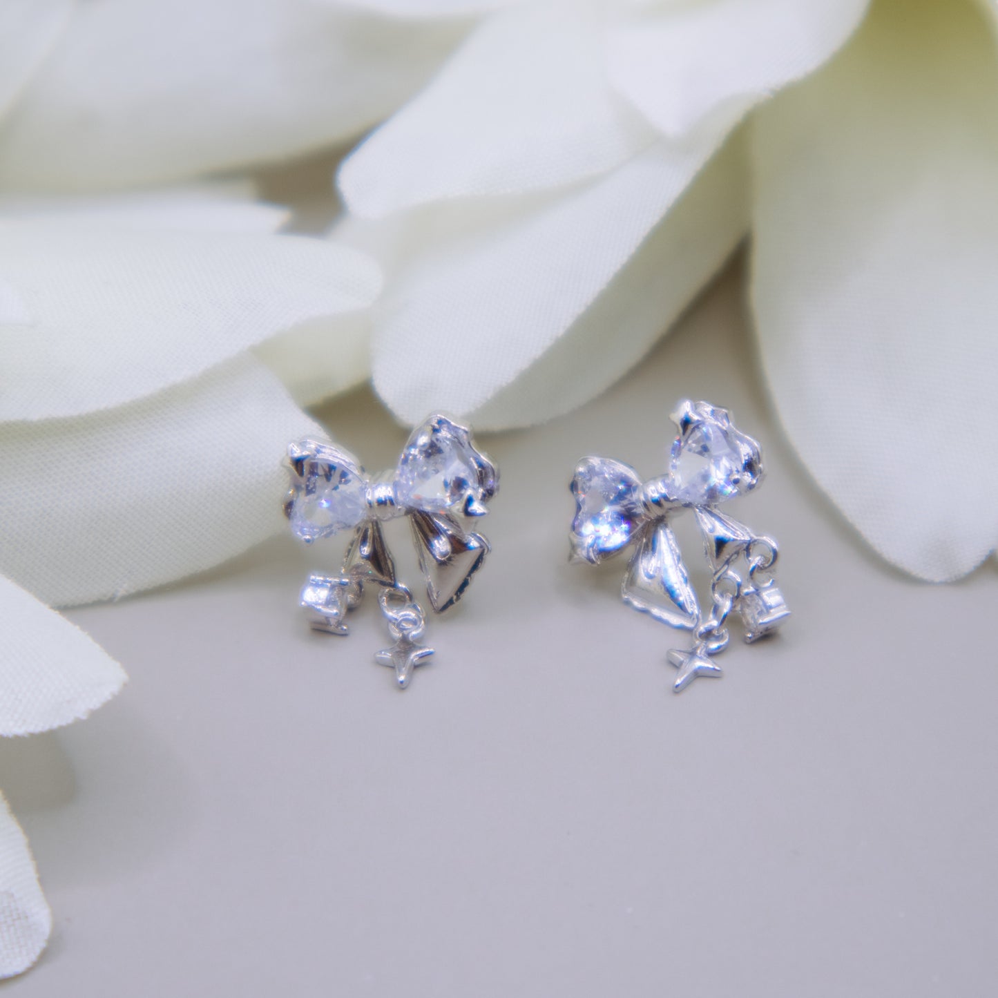 Ballet-Core Sparkly Bow Stud Earrings