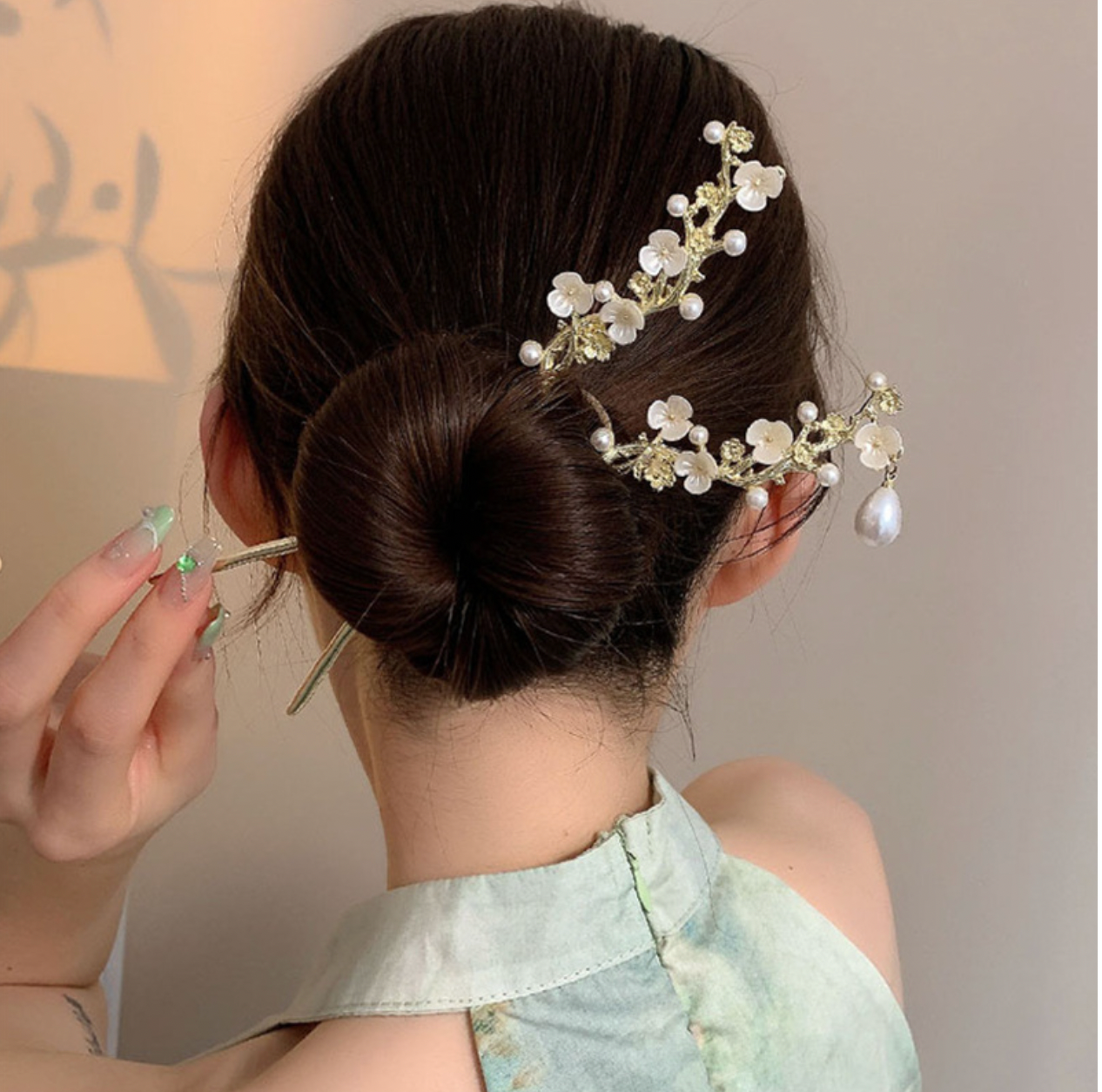 White Blossom Hanfu Hair Pins