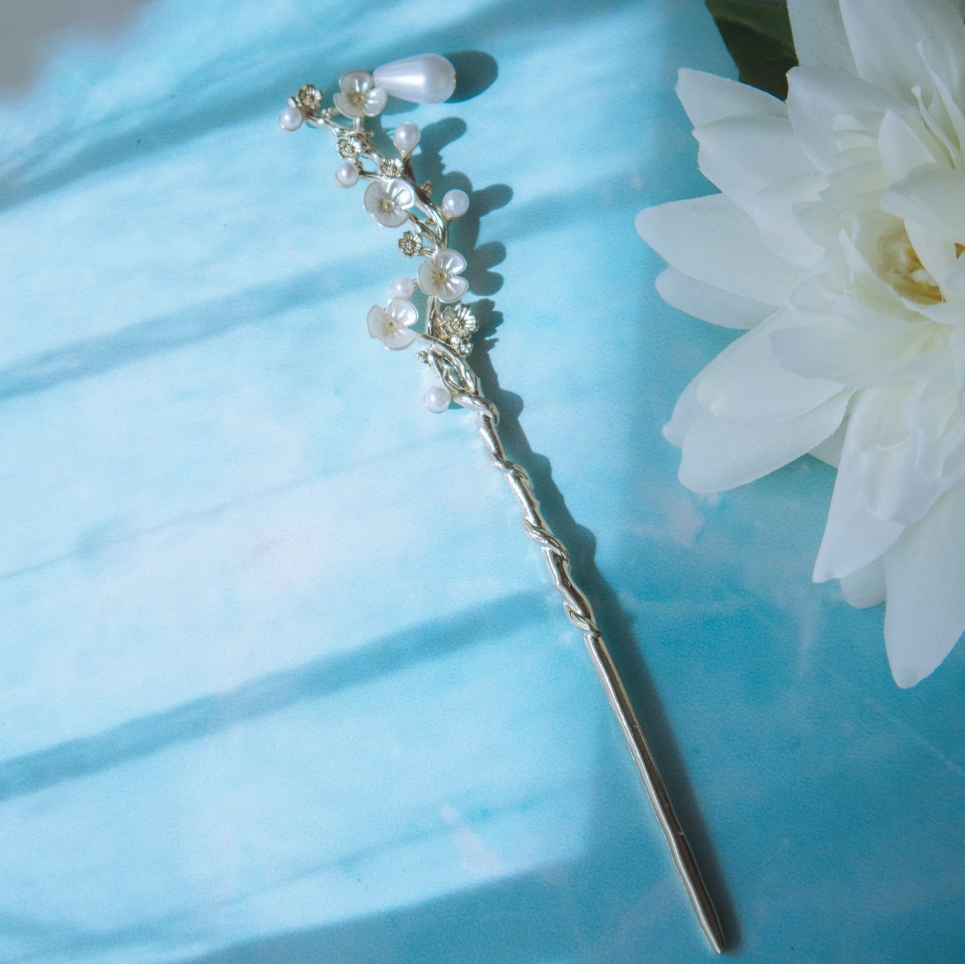 White Blossom Hanfu Hair Pin 2