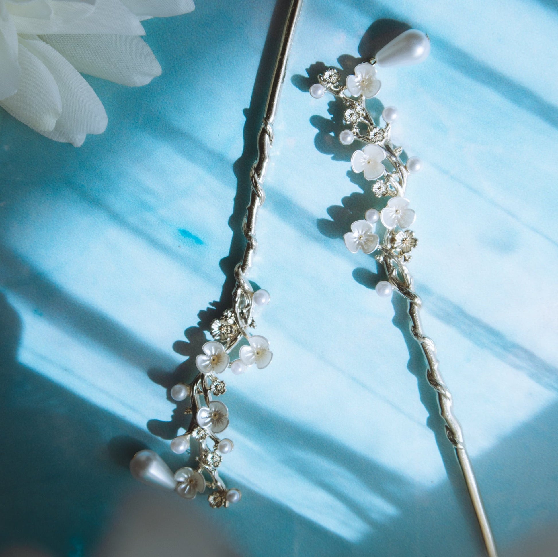 White Blossom Hanfu Hair Pin 3